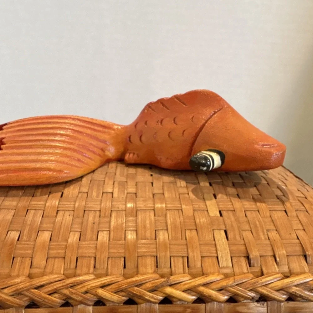 Vintage Handmade Split Bamboo Storage Basket Rattan.Folk art. Rare.